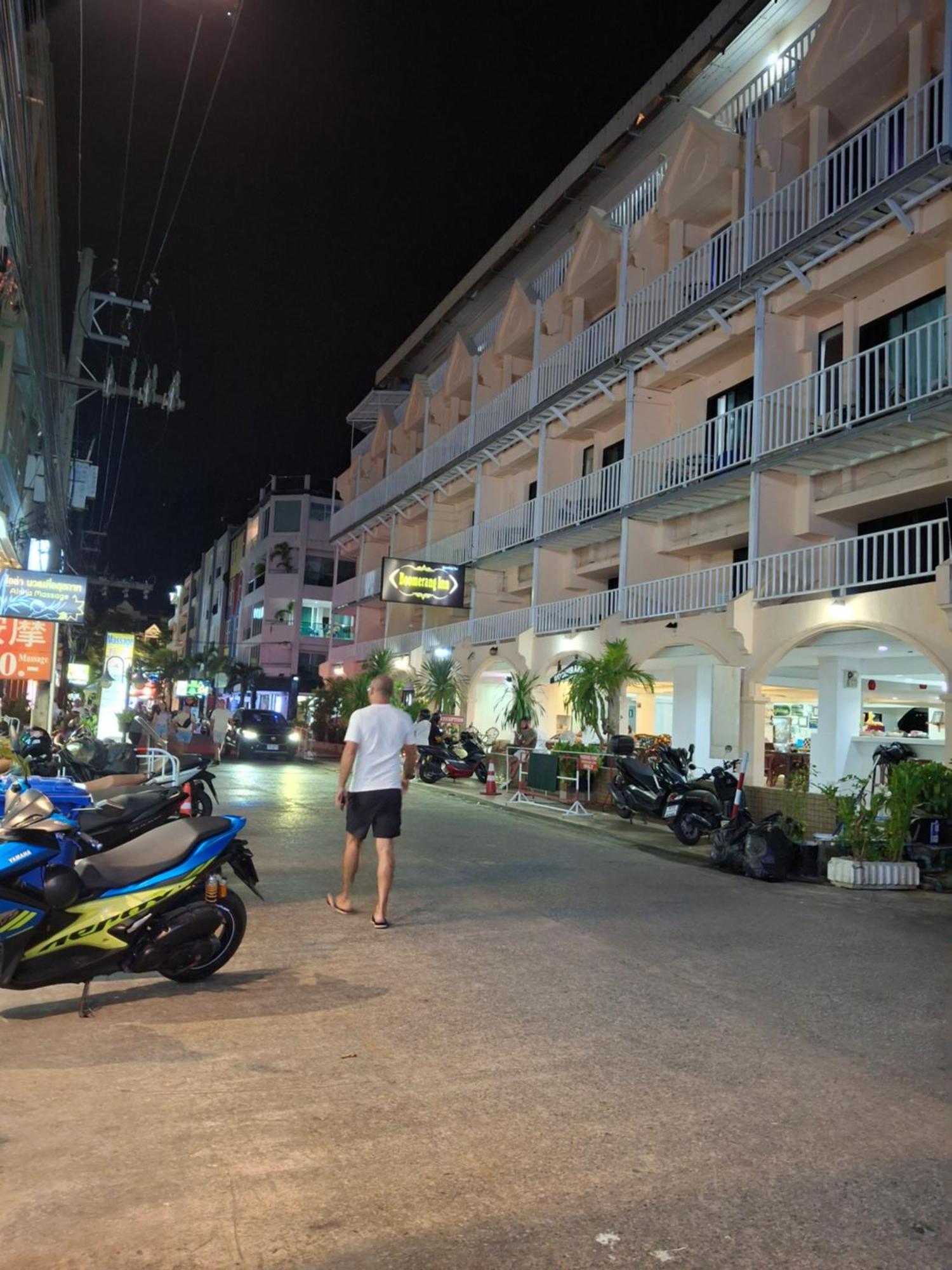 Boomerang Inn Phuket Exterior foto